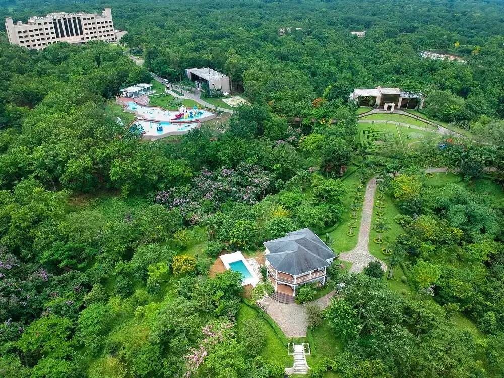 The Palace Luxury Resort